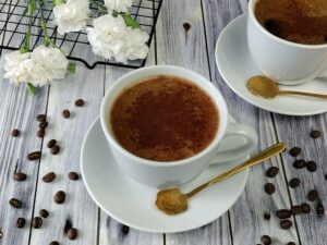 Czy kawa kuloodporna to idealny zamiennik śniadania? Sprawdź, co mówią eksperci!